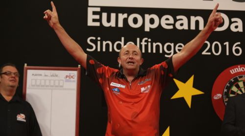 James Wilson beim European Darts Grand Prix