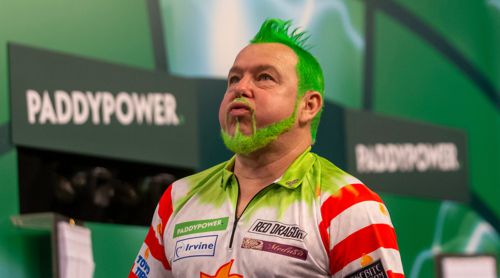 Peter Wright im Weihnachtsoutfit