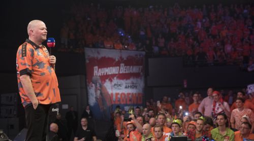 Raymond van Barneveld verabschiedet sich von den Fans