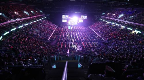 In der Mercedes Benz Arena Berlin fand erstmals ein Darts Turnier vor 12.000 Zuschauern statt